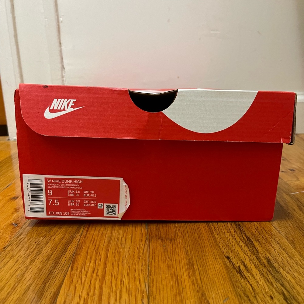 White Nike High Top Dunks - Picture 7 of 8
